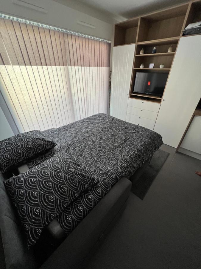 Appartement Tout Equipe Centre Ville Menton Buitenkant foto