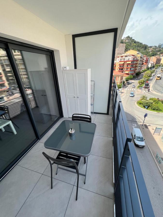 Appartement Tout Equipe Centre Ville Menton Buitenkant foto