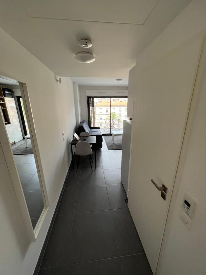 Appartement Tout Equipe Centre Ville Menton Buitenkant foto