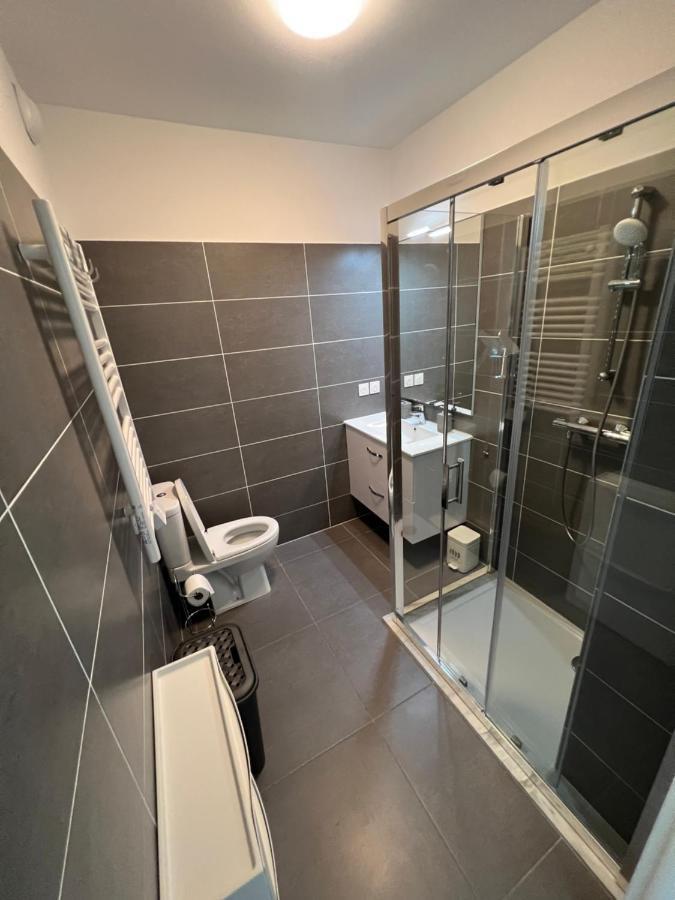 Appartement Tout Equipe Centre Ville Menton Buitenkant foto