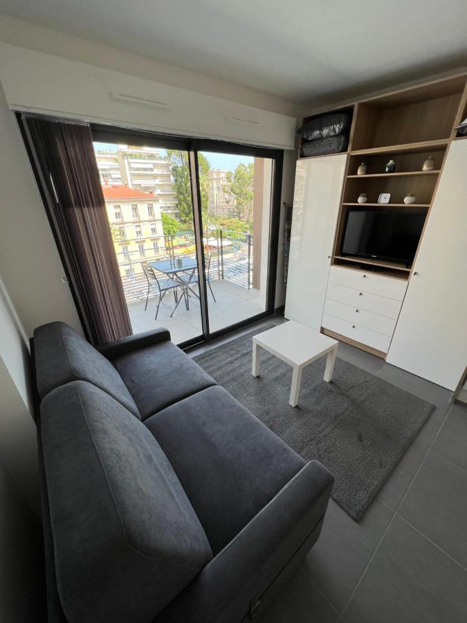 Appartement Tout Equipe Centre Ville Menton Buitenkant foto