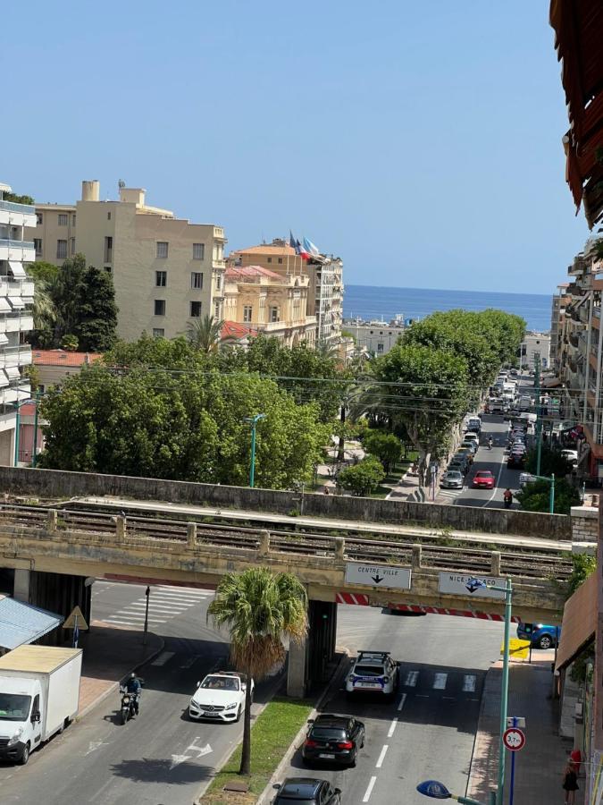 Appartement Tout Equipe Centre Ville Menton Buitenkant foto